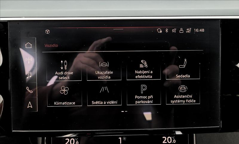 Audi e-tron 0,0 55,95KWH,4x4,SOH 91,6%,taž - fotka 27 z 50