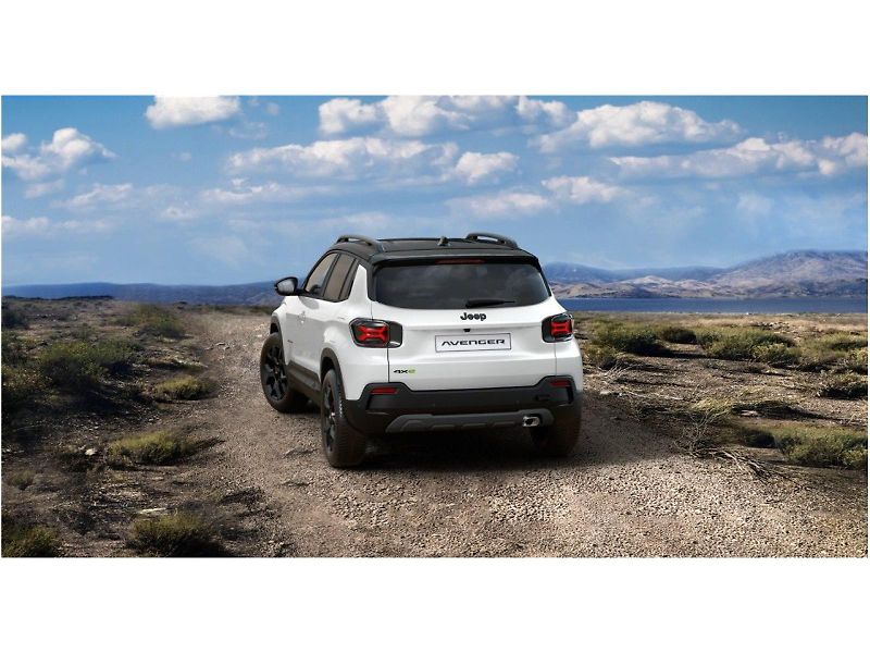 Jeep Avenger (2026) 1.2 T e-hybrid AT 145k 4xe The - fotka 2 z 8