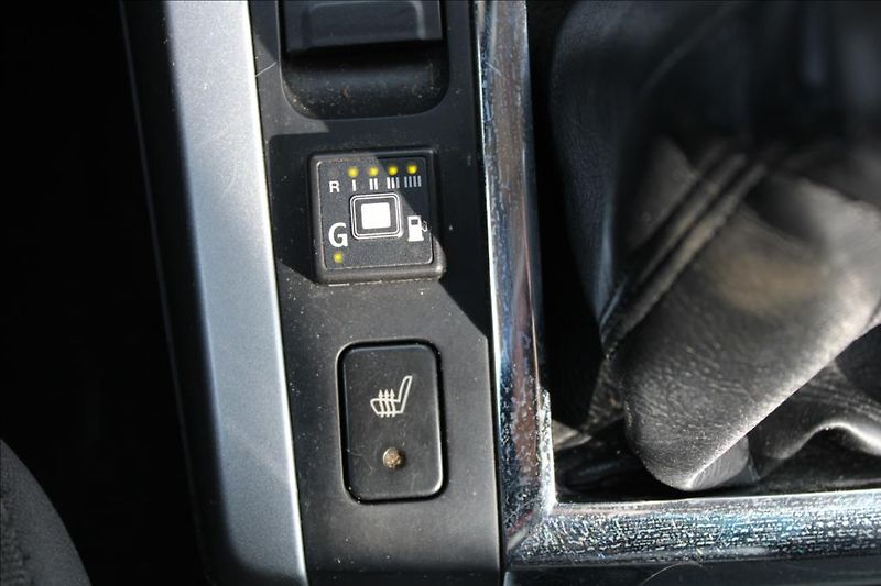 Suzuki Grand Vitara 2,0 i + LPG  LPG,4 x 4,TAŽNÉ - fotka 21 z 27
