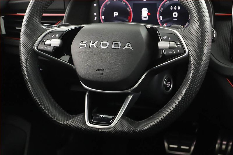 Škoda Kamiq (2025) 1.0 TSI, MONTE CARLO, AUTOMAT - fotka 8 z 18