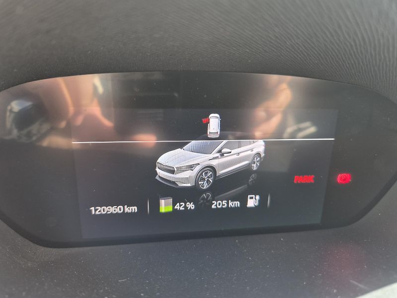 Škoda Enyaq iV 80 LOFT 150kw TZ SOH 94% - fotka 5 z 5