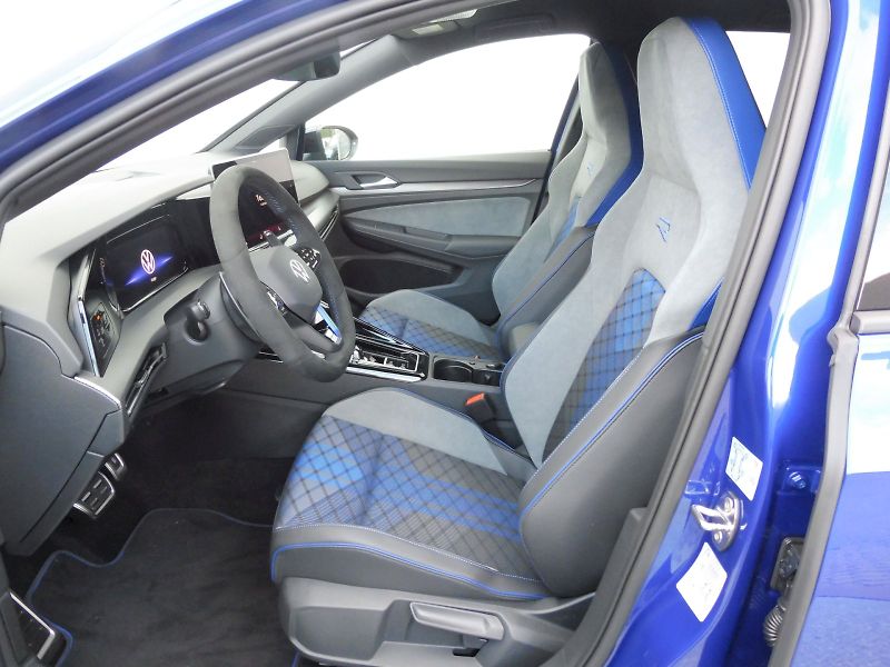 Volkswagen Golf (2026) R 2,0TSI 245 kW DSG - fotka 7 z 28