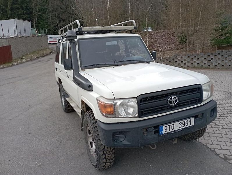 Toyota Ostatní (2009) HZJ 5 místná - fotka 21 z 31