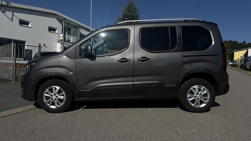 Peugeot Rifter (2021) 1.2i 96KW AUTOMAT 7 MÍST 80 KM - fotka 10 z 25
