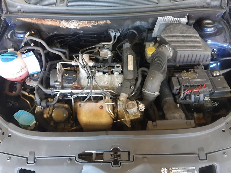 Škoda Fabia 1.2 TSI KLIMA ESP - fotka 17 z 18