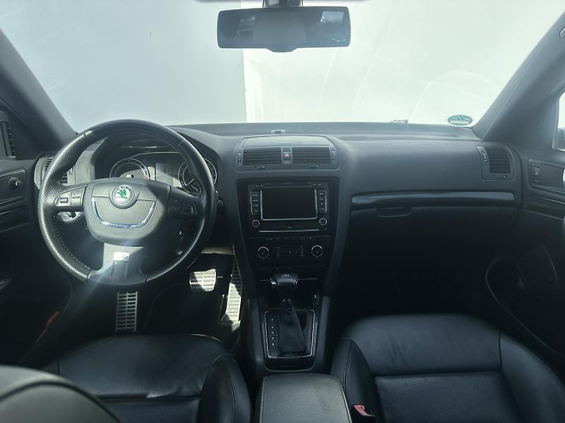 Škoda Octavia (2013) 2.0TDI RS ser.knížka - fotka 19 z 33