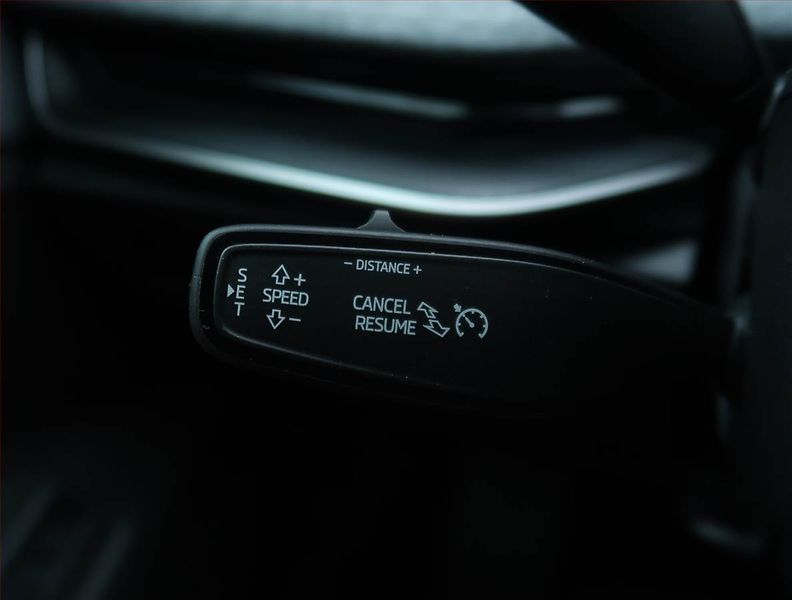 Škoda Superb (2025) 2.0 TDI, SELECTION, DPH - fotka 17 z 27