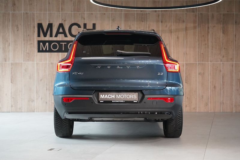 Volvo XC40 B3 Plus Dark, ACC, BLIS - fotka 10 z 43
