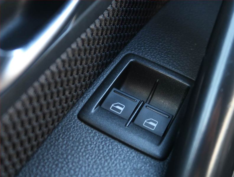 Volkswagen Scirocco (2009) Sport 1.4 TSI, Xenony - fotka 15 z 17