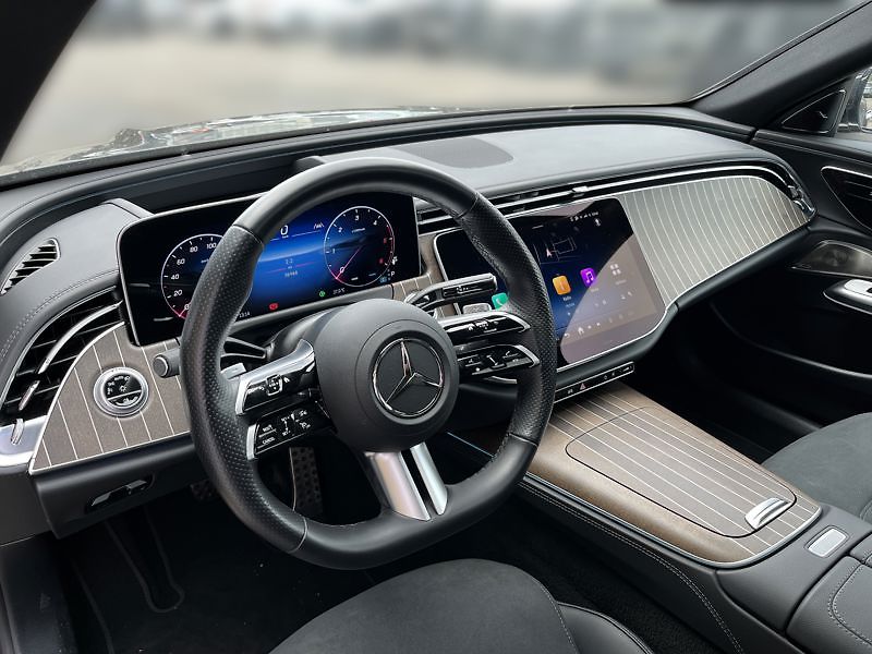 Mercedes-Benz Třídy E E-Třída 220 d 4MATIC kombi - fotka 10 z 18