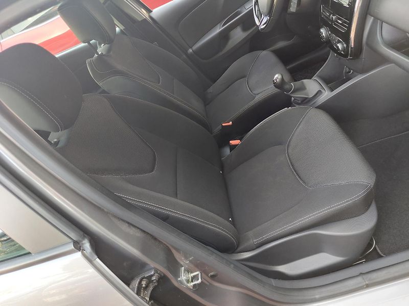 Renault Clio (2013) IV. Dynamique 1.2. 4 válec  - fotka 23 z 42