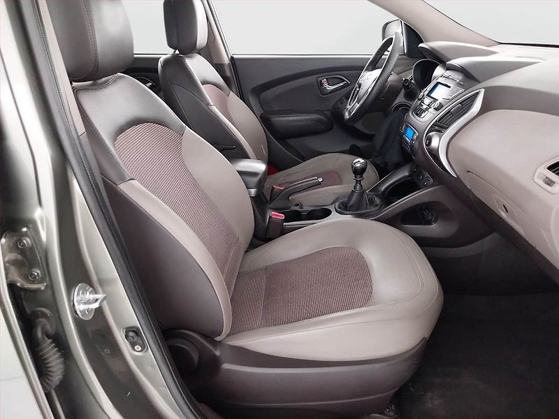 Hyundai ix35 (2011) 2.0 CRDi, 4X4, Tempomat - fotka 9 z 20