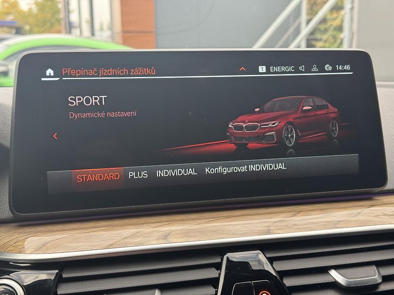 BMW Řada 5 (2021) M550i xDrive Laser, DPH, 1.Maj - fotka 37 z 59