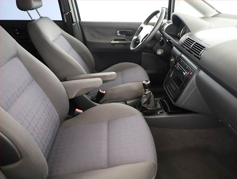 Seat Alhambra (2006) 2.0 TDI, 7 míst, po STK, Tažné - fotka 7 z 12