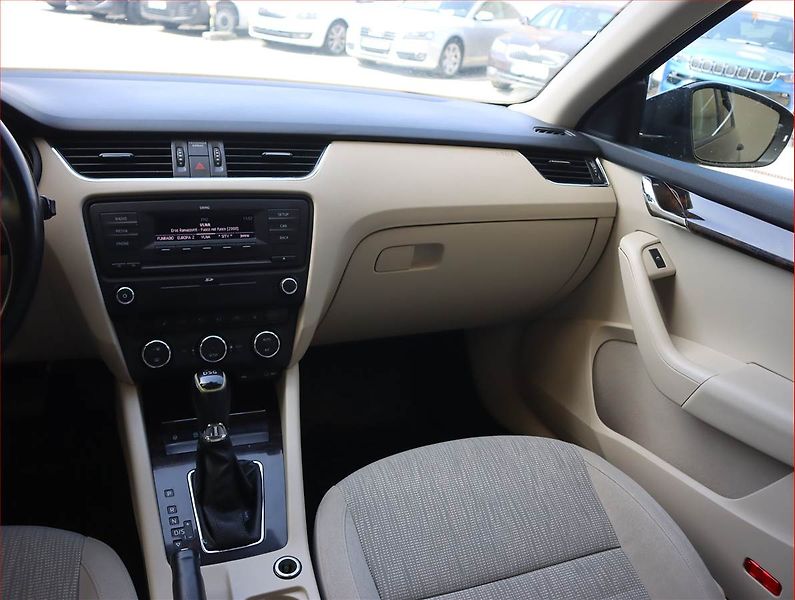 Škoda Octavia (2013) 1.6 TDI, Automat, Tempomat - fotka 8 z 18