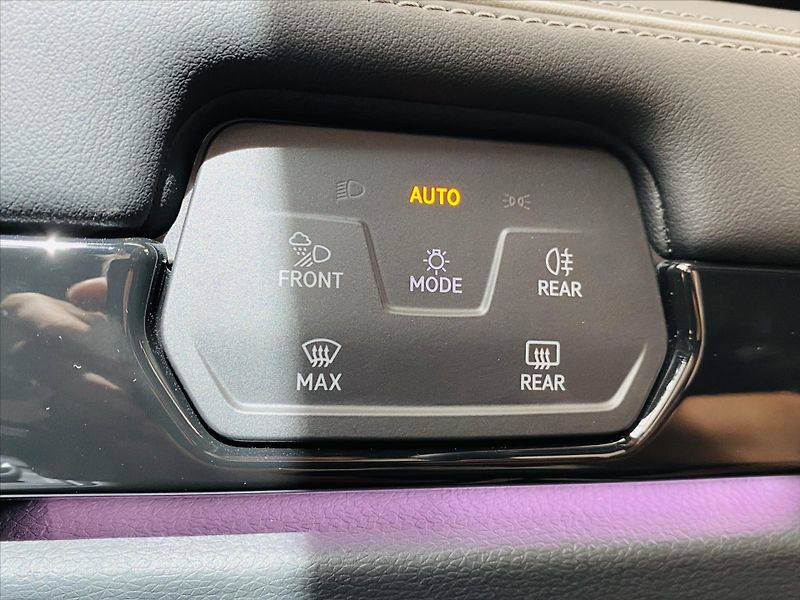 Volkswagen ID.7 Tourer 0,0 210 kW 77 kWh Pro - fotka 12 z 28