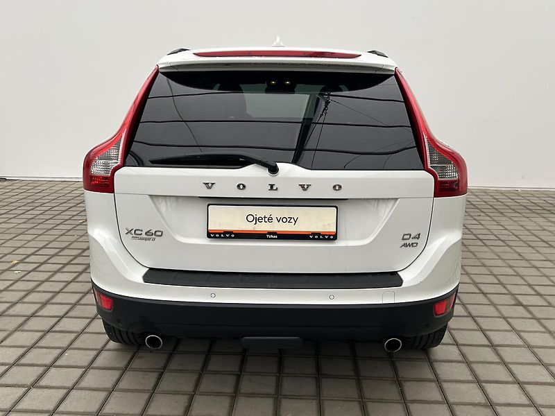 Volvo XC60 2.4 D4 4x4 Momentum - fotka 6 z 25