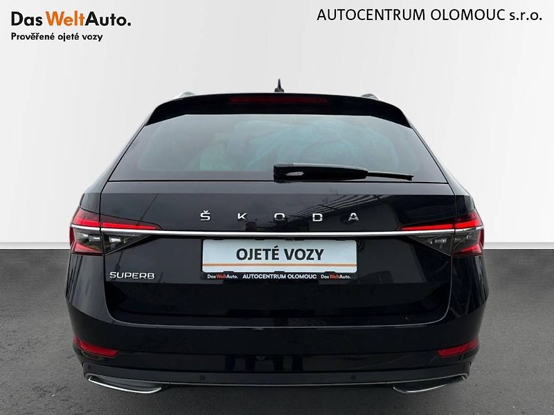 Škoda Superb (2021) kombi 2.0 TDI 7DSG Laurin&Klem - fotka 33 z 35