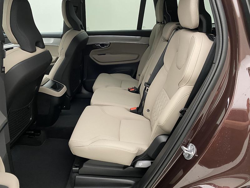 Volvo XC90 (2026) B5 AWD AUT CORE 7míst - fotka 6 z 56