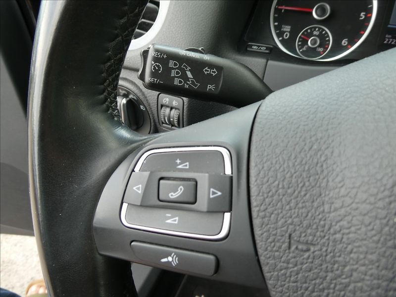 Volkswagen Tiguan 2,0 TDi 130kW Sport 4x4,TZ,nav - fotka 31 z 50