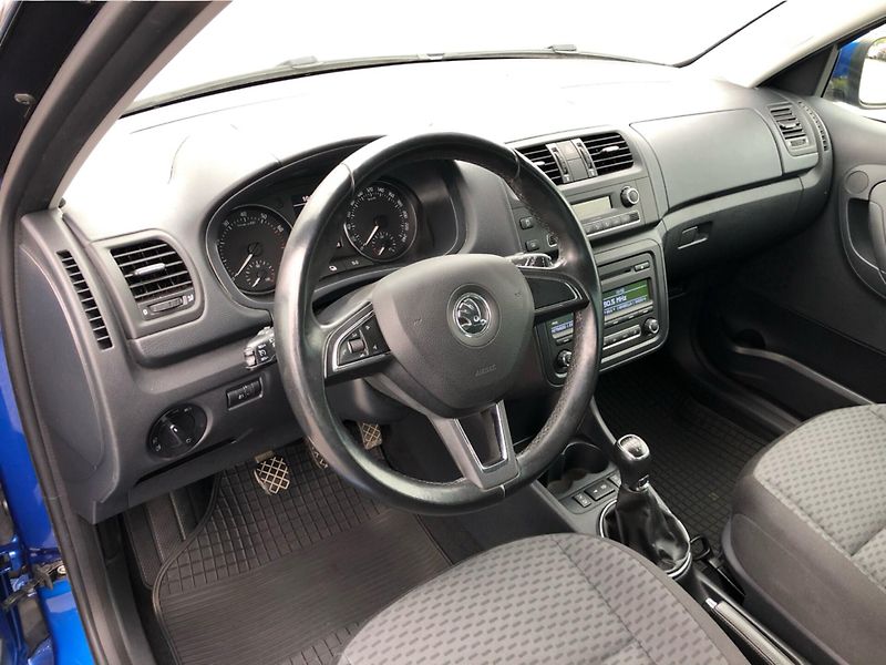 Škoda Fabia 1.2 HTP AMBITION - fotka 5 z 27
