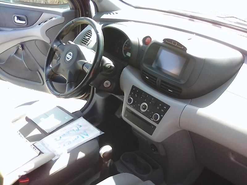 Nissan Almera Tino (2005) 1.8i 16V, kola navíc, závěs - fotka 20 z 32