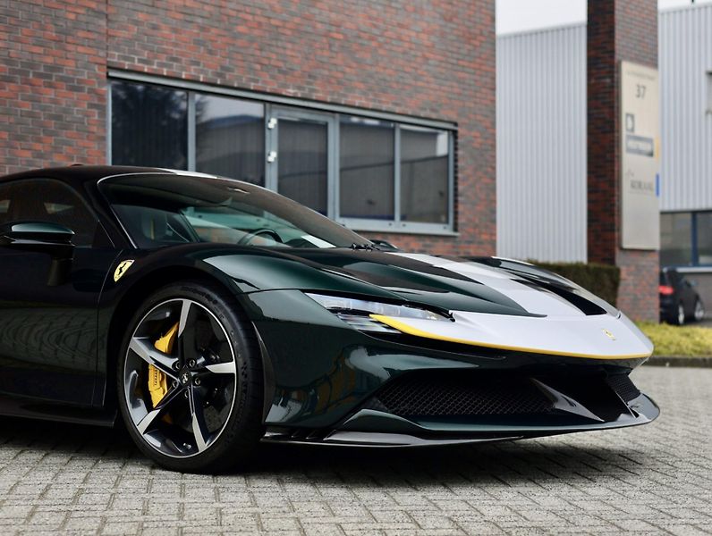 Ferrari SF90 (2021) Stradale 4.0 V8 1001PS 4x4 Ate - fotka 11 z 72