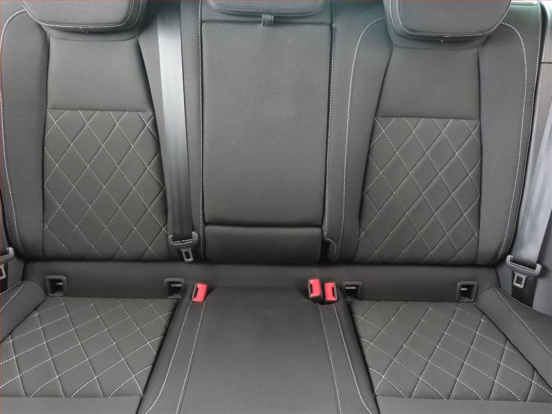 Škoda Karoq (2023) Sportline 2.0 TSI - fotka 10 z 16
