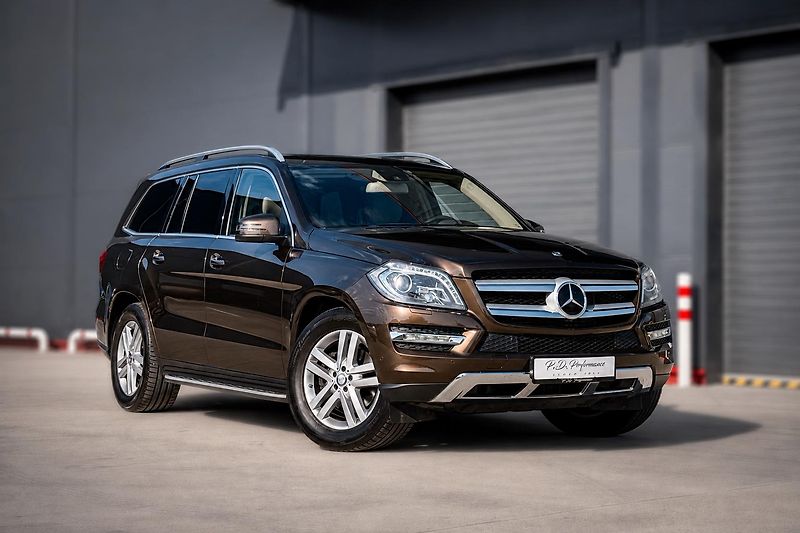 Mercedes-Benz GL (2014) GL 350 Bluetec 4Matic - fotka 2 z 42