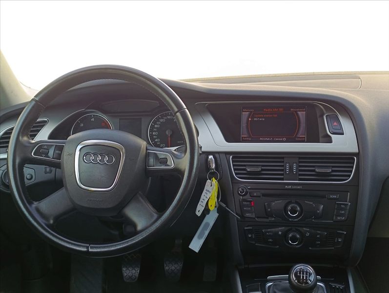 Audi A4 Avant 2,0 TDi Quattro Aut. Kli - fotka 16 z 30
