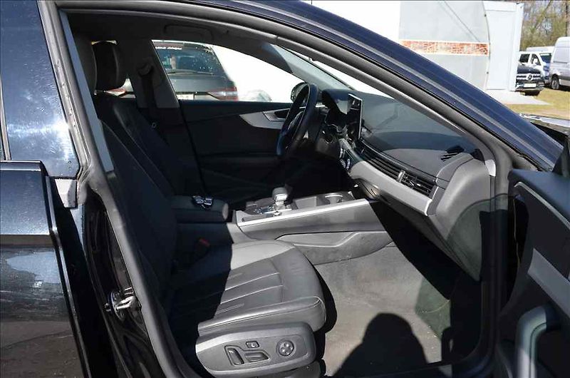 Audi A5 (2021) SPORTBACK 2,0 TDI AT - fotka 18 z 21