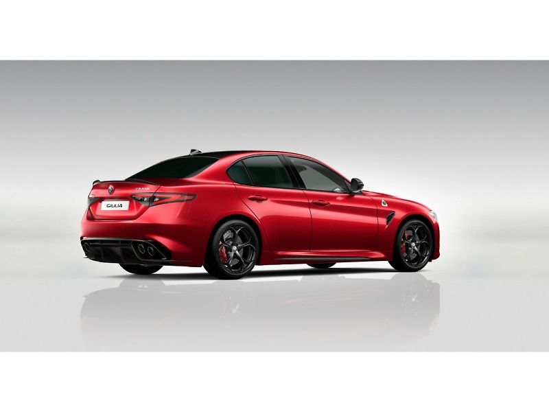 Alfa Romeo Giulia (2026) 2.9 V6 BiTurbo 520k QV Carbon - fotka 3 z 6