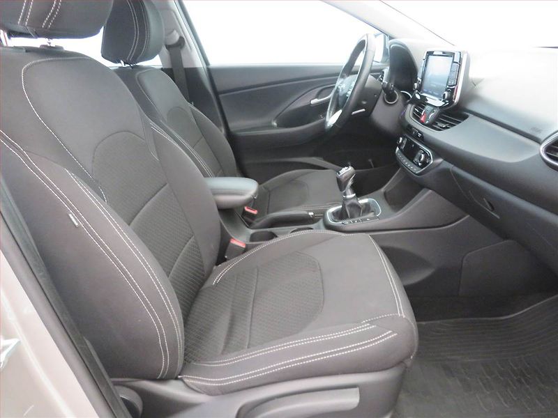 Hyundai i30 (2018) 1.6 CRDi, Serv.kniha, Navi - fotka 9 z 18