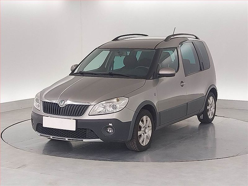 Škoda Roomster (2012) Scout 1.2 TSI, Serv.kniha - fotka 2 z 18