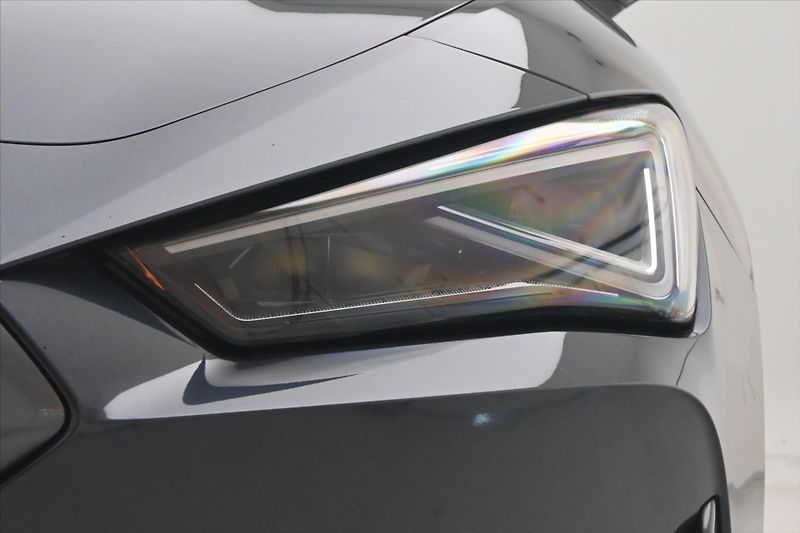 Cupra Leon 2,0 TDI 110 kW DSG Sportstoure - fotka 31 z 33