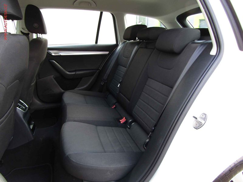 Škoda Octavia (2016) 1.6 TDi, Style, +kola - fotka 10 z 20