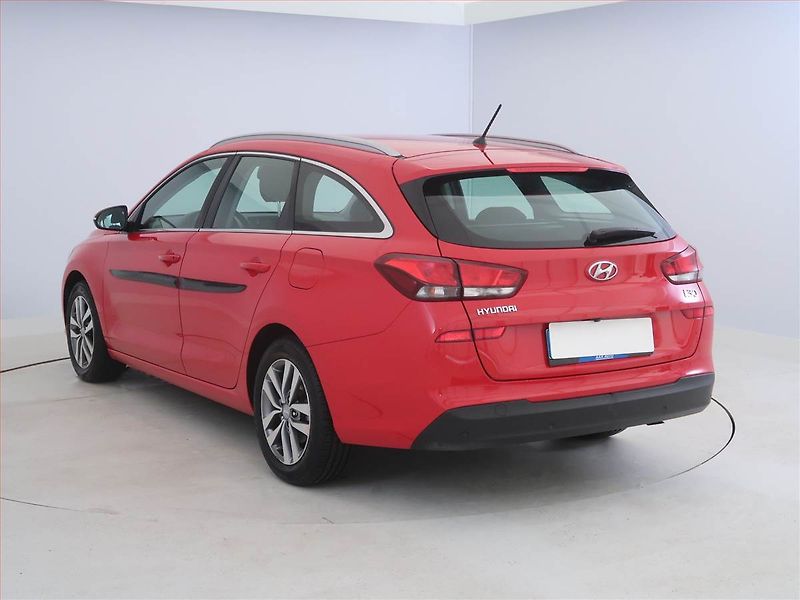 Hyundai i30 (2018) Style 1.0 T-GDI, Tempomat - fotka 4 z 17
