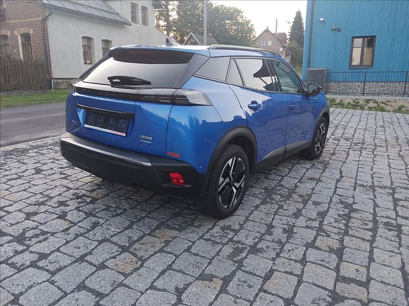 Peugeot 2008 1,2 ALLURE LIMITED edition - fotka 5 z 38