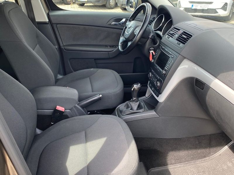 Škoda Yeti (2012) 2,0 (103kW) NM 4X4   Man - fotka 7 z 25