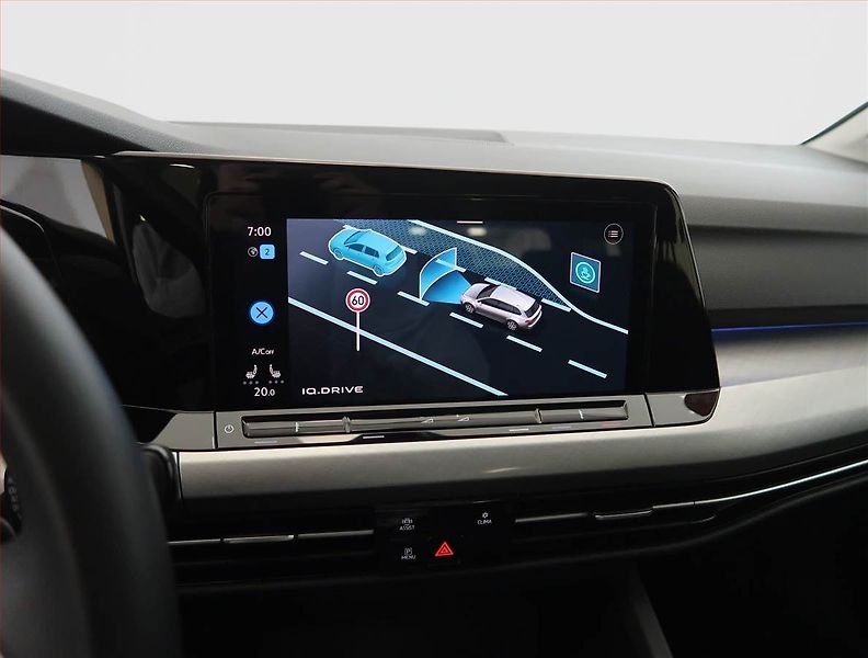Volkswagen Golf (2023) Life 2.0 TDI, Automat - fotka 17 z 23