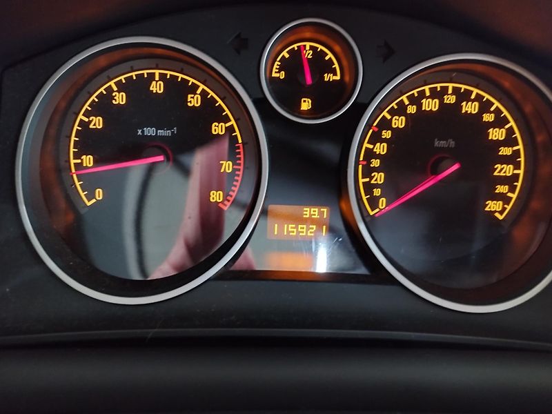 Opel Astra (2008) 1.6i,85kW,KLIM. - fotka 21 z 25