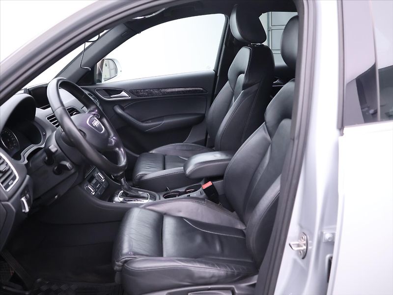 Audi Q3 2,0 TDi 130kW Quattro - fotka 10 z 31