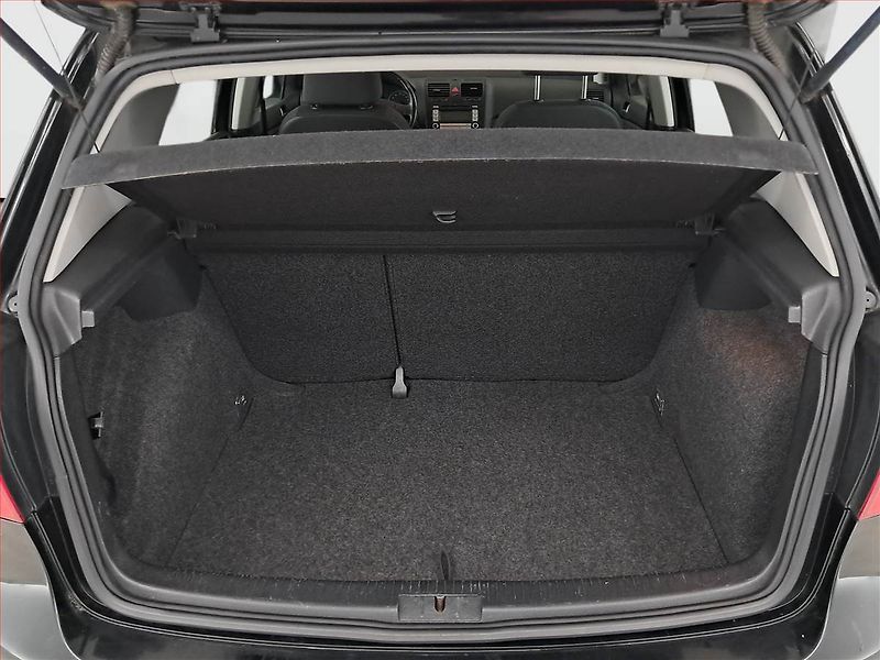 Volkswagen Golf (2008) 1.4 16V, po STK, rezervace - fotka 14 z 15