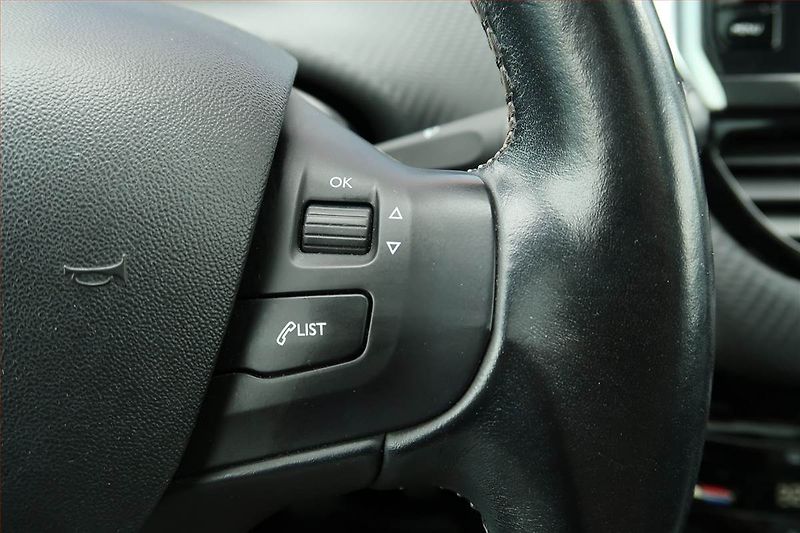 Toyota Yaris (2023) 1.5 VVT-i - fotka 19 z 19