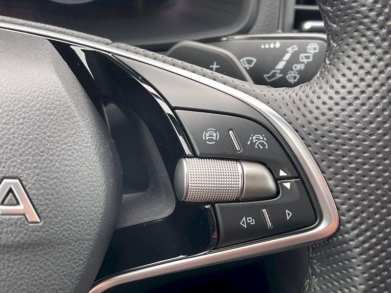 Škoda Karoq (2026) 1.5 TSI 110 kW DSG SportLine - fotka 11 z 35