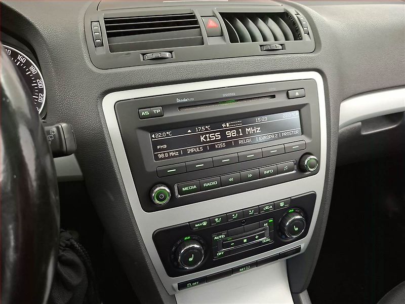 Škoda Octavia (2011) 1.6 TDI, po STK, Tažné - fotka 12 z 18