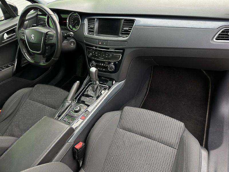 Peugeot 508 2.0HDi AT 163PS Bi-Xenon NAVI - fotka 34 z 36