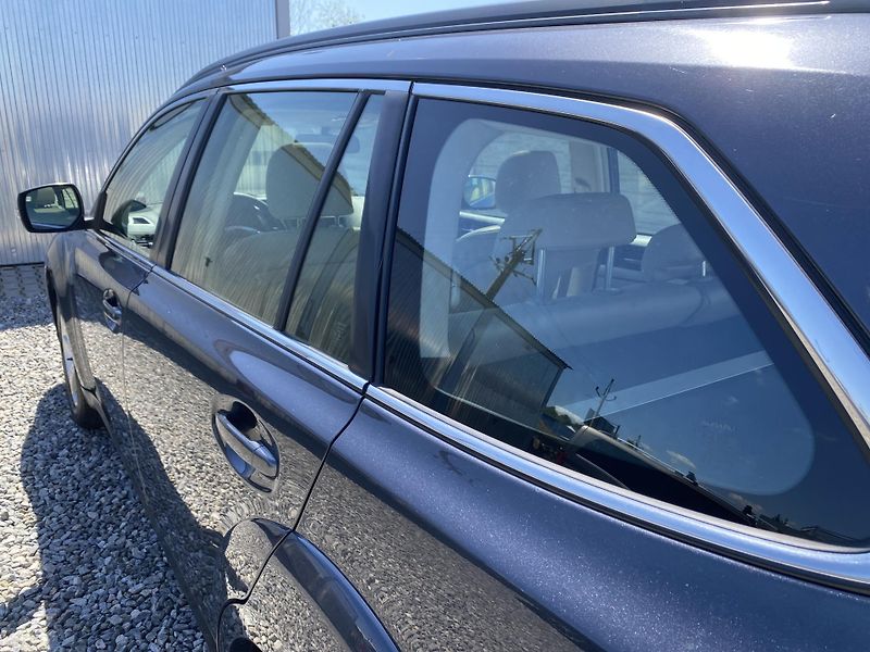 Subaru Outback 2.5i 170PS 4x4 BIFUEL PAN NAVI - fotka 30 z 157