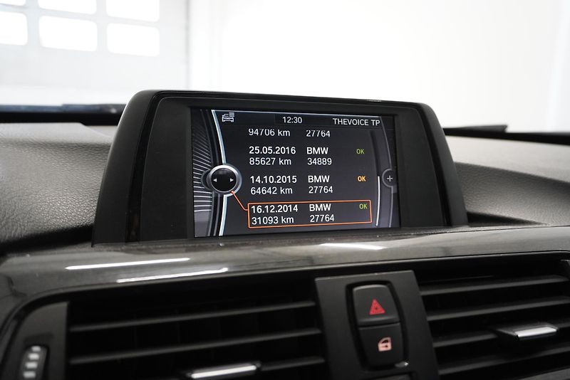 BMW Řada 3 320i LUXURY LINE AUTOMAT - fotka 26 z 35