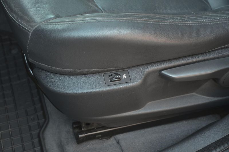 Peugeot 3008 (2015) 1.6 HDi 88kW XENON PANORAMA - fotka 17 z 37